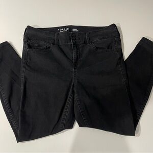Torrid black jegging super soft denim